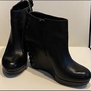 🅤🅔🅒 Gianni Bini Ankle Boots